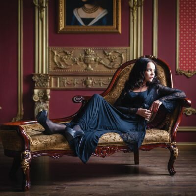 Молодым мужчинам и девушкам